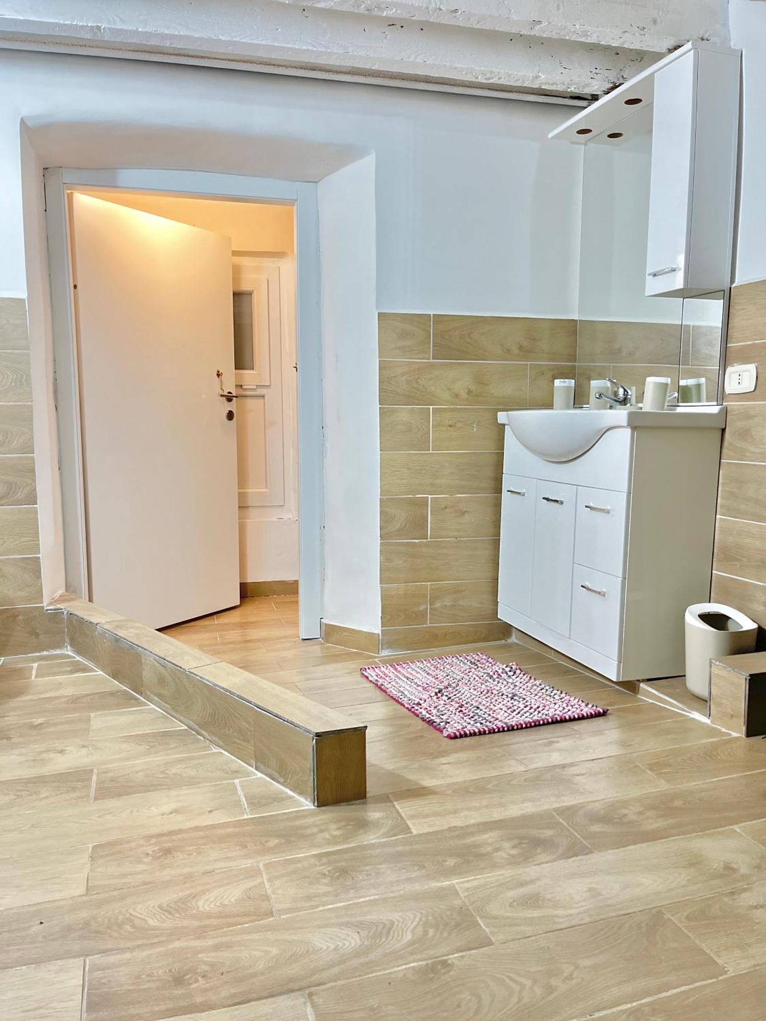 Genova Centro Affittacamere- Bagno In Comune Exterior photo