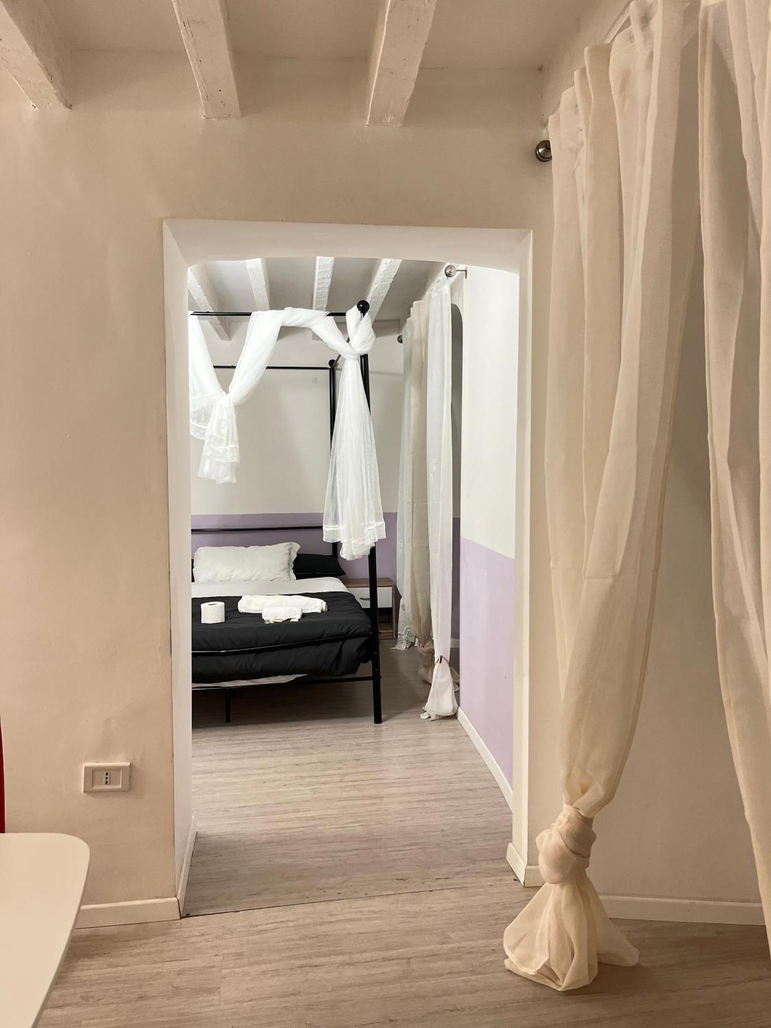 Genova Centro Affittacamere- Bagno In Comune Exterior photo